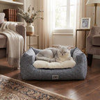 Cuna Acolchada Vichy para Perros y Gatos – Cama Nido Ergonómica con Cojín Reversible de Borreguillo (63 x 47 x 23 cm)