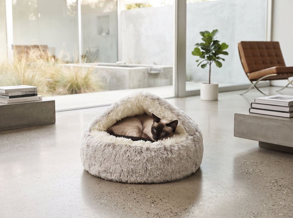 Cama Cueva 2 en 1 de Felpa Suave y Térmica para Gatos y Perros Pequeños – Saco de Dormir Antiansiedad