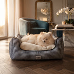 Cuna Acolchada Vichy para Perros y Gatos – Cama Nido Ergonómica con Cojín Reversible de Borreguillo (63 x 47 x 23 cm)